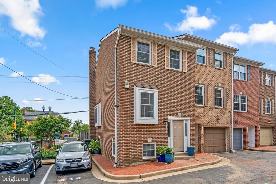 938 S Rolfe St, Arlington, VA 22204 - #2