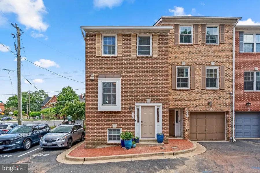 938 S Rolfe St, Arlington, VA 22204 - #3