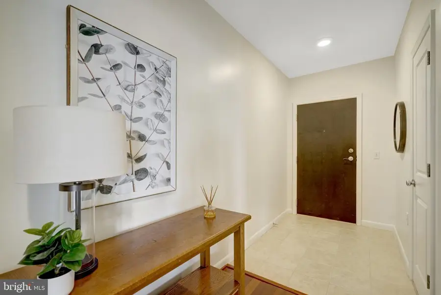 851 N Glebe Rd #1911, Arlington, VA 22203 - #3