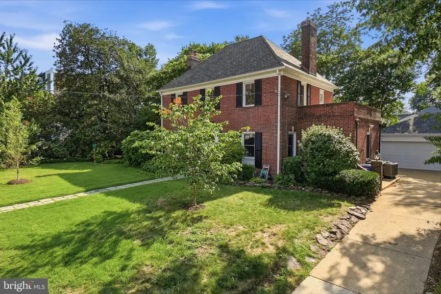 824 S Courthouse Rd, Arlington, VA 22204 - #3