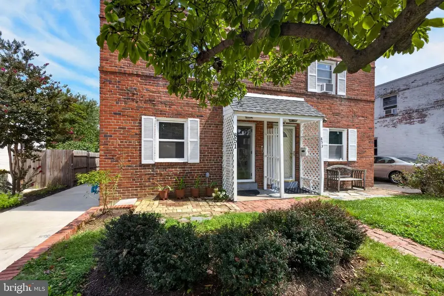 851 S Ivy St, Arlington, VA 22204 - #3