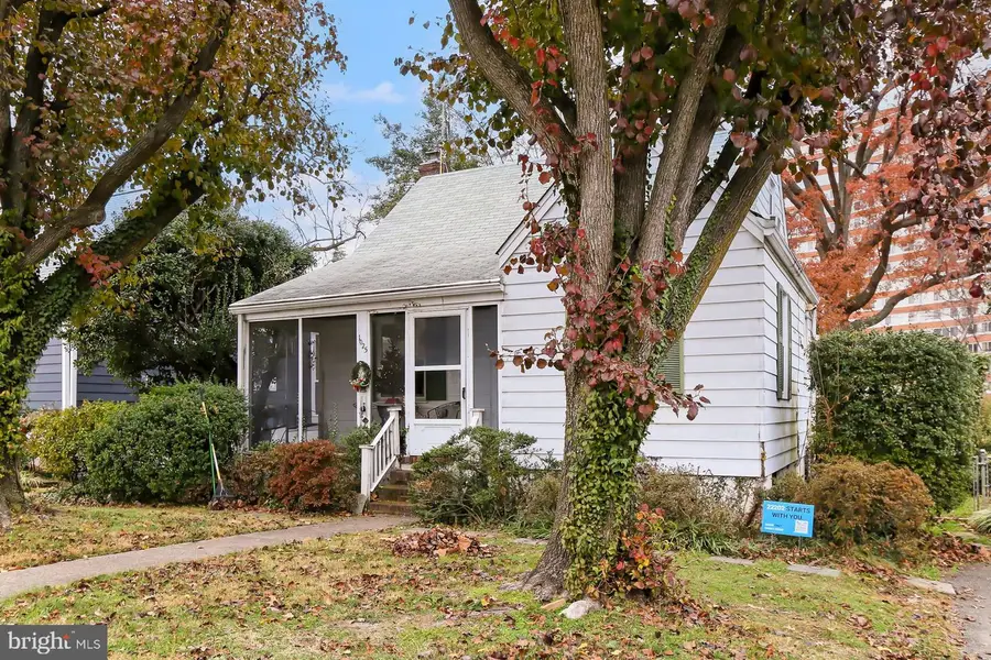 1025 16th St S, Arlington, VA 22202 - #3
