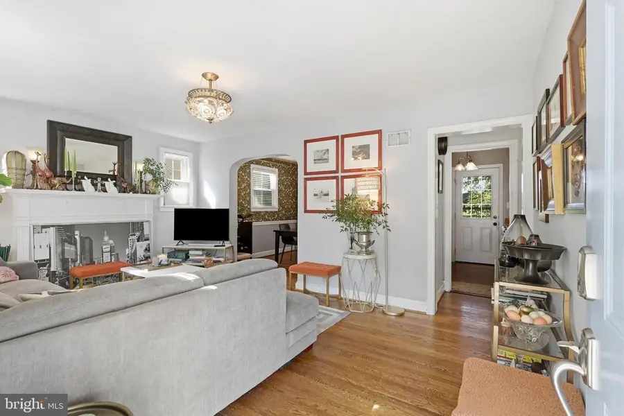 2328 N Columbus St, Arlington, VA 22207 - #3