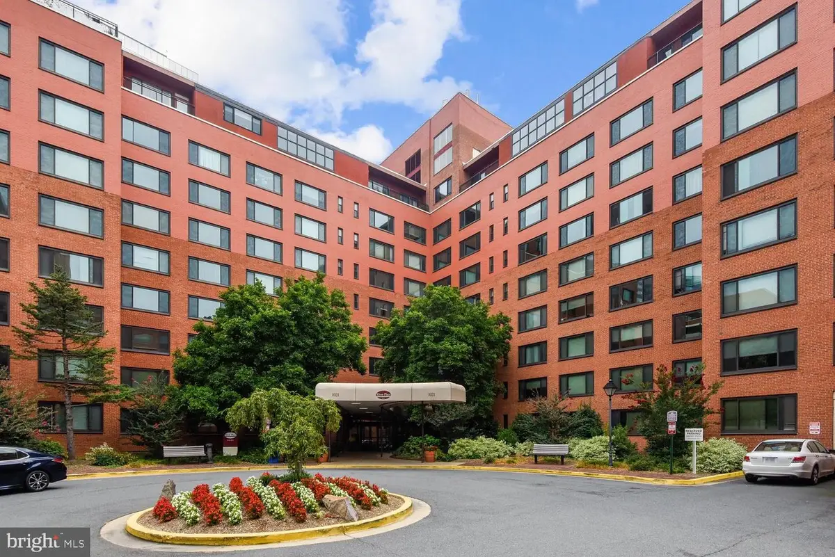 1021 S Arlington Blvd #1125, Arlington, VA 22209 - #1