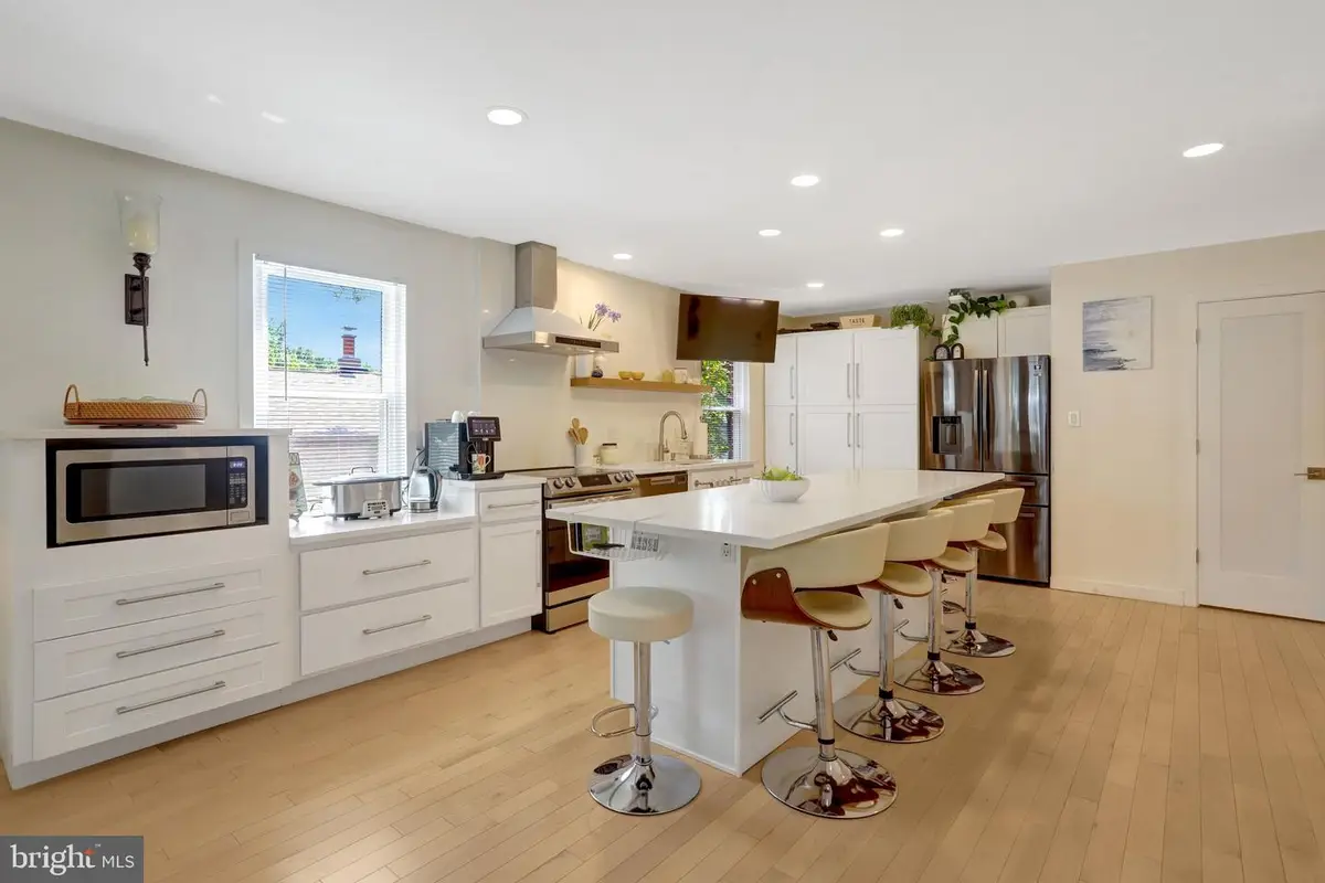 2113 N Lincoln St, Arlington, VA 22207 - #1