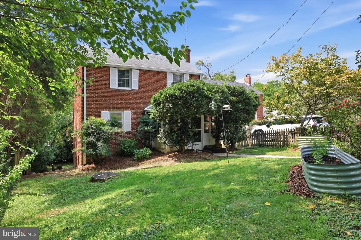 2004 N Cleveland St, Arlington, VA 22201 - #1