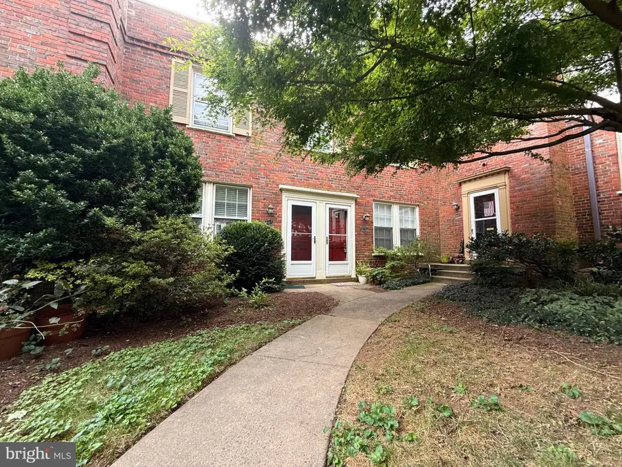 1400 S Barton St S #424, Arlington, VA 22204 - #2