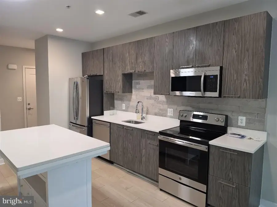 989 S Buchanan St #211, Arlington, VA 22204 - #2