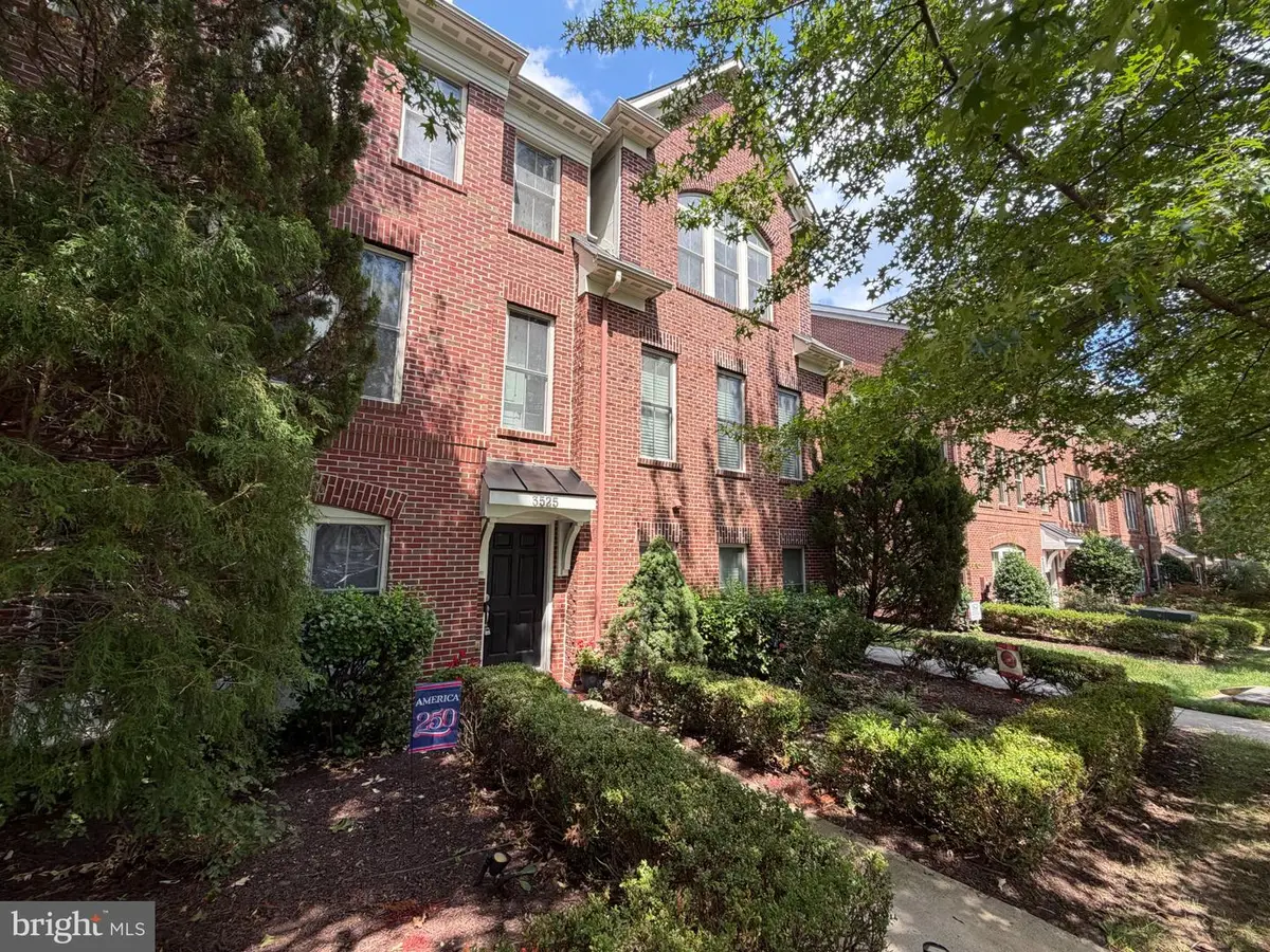 3525 S Four Mile Run Dr, Arlington, VA 22206 - #1