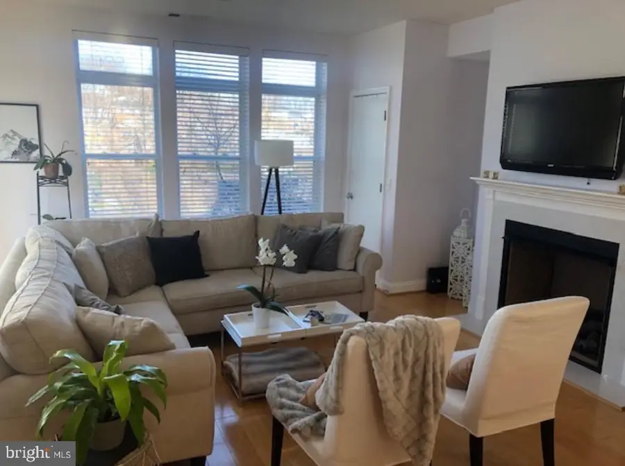 1633 N Colonial Ter #201, Arlington, VA 22209 - #3