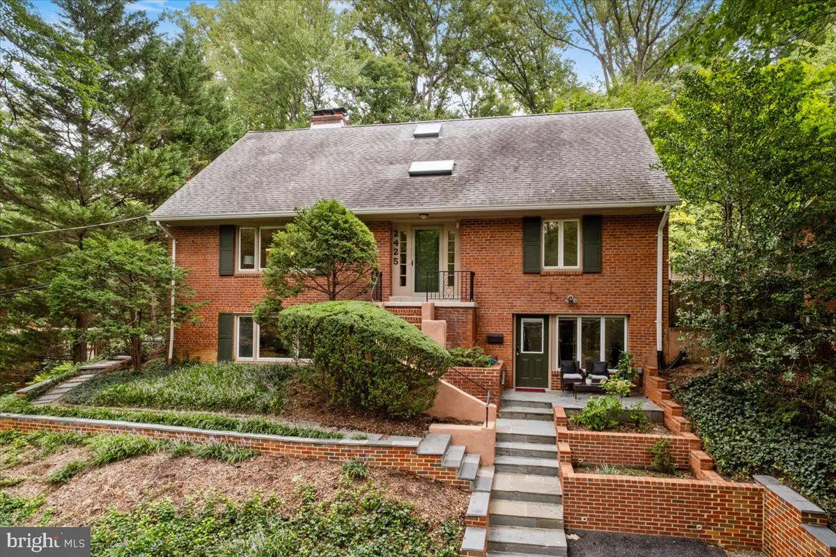 2425 N Taylor St, Arlington, VA 22207 - #1