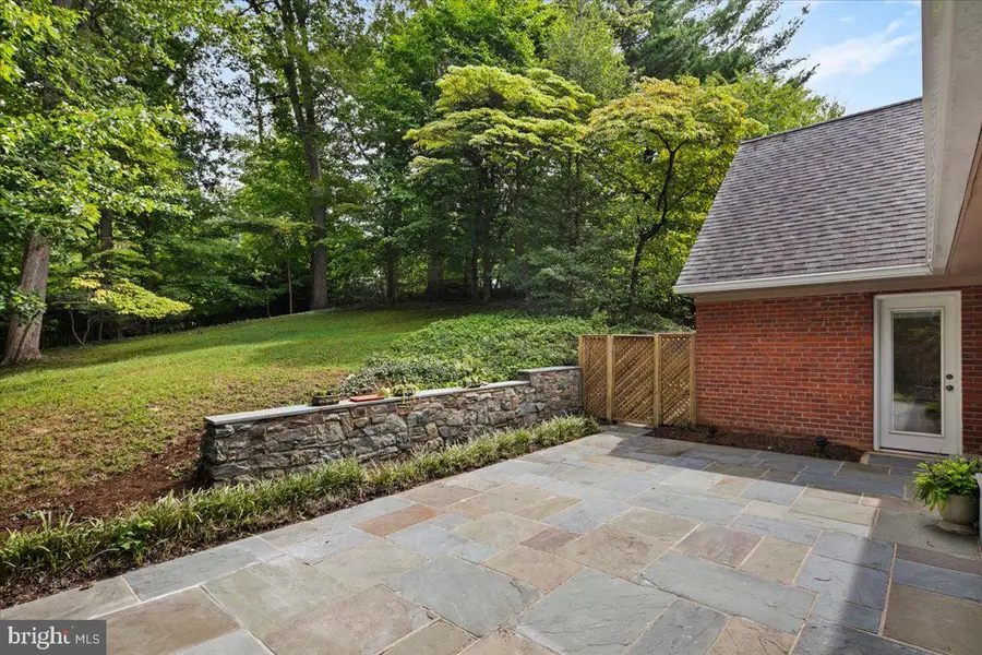 2425 N Taylor St, Arlington, VA 22207 - #2