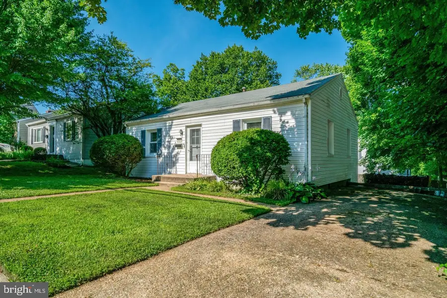 1404 N Roosevelt St N, Arlington, VA 22205 - #2