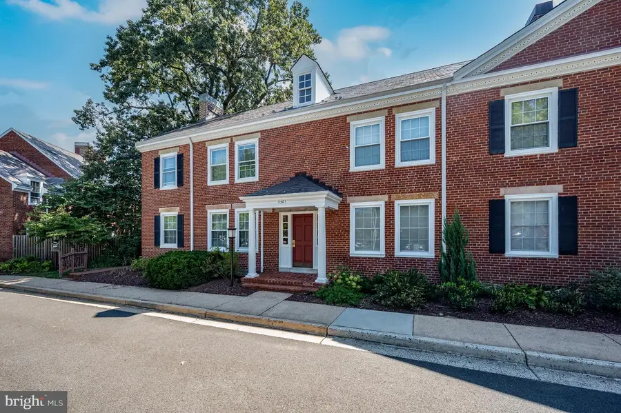 3301 S Stafford St #a1, Arlington, VA 22206 - #2