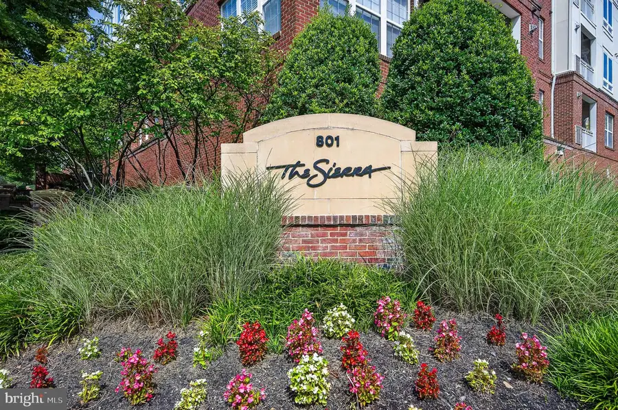 801 S Greenbrier St #404, Arlington, VA 22204 - #2