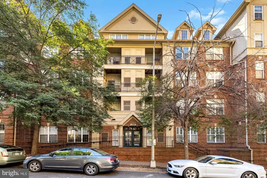 1320 N Wayne St #101, Arlington, VA 22201 - #2