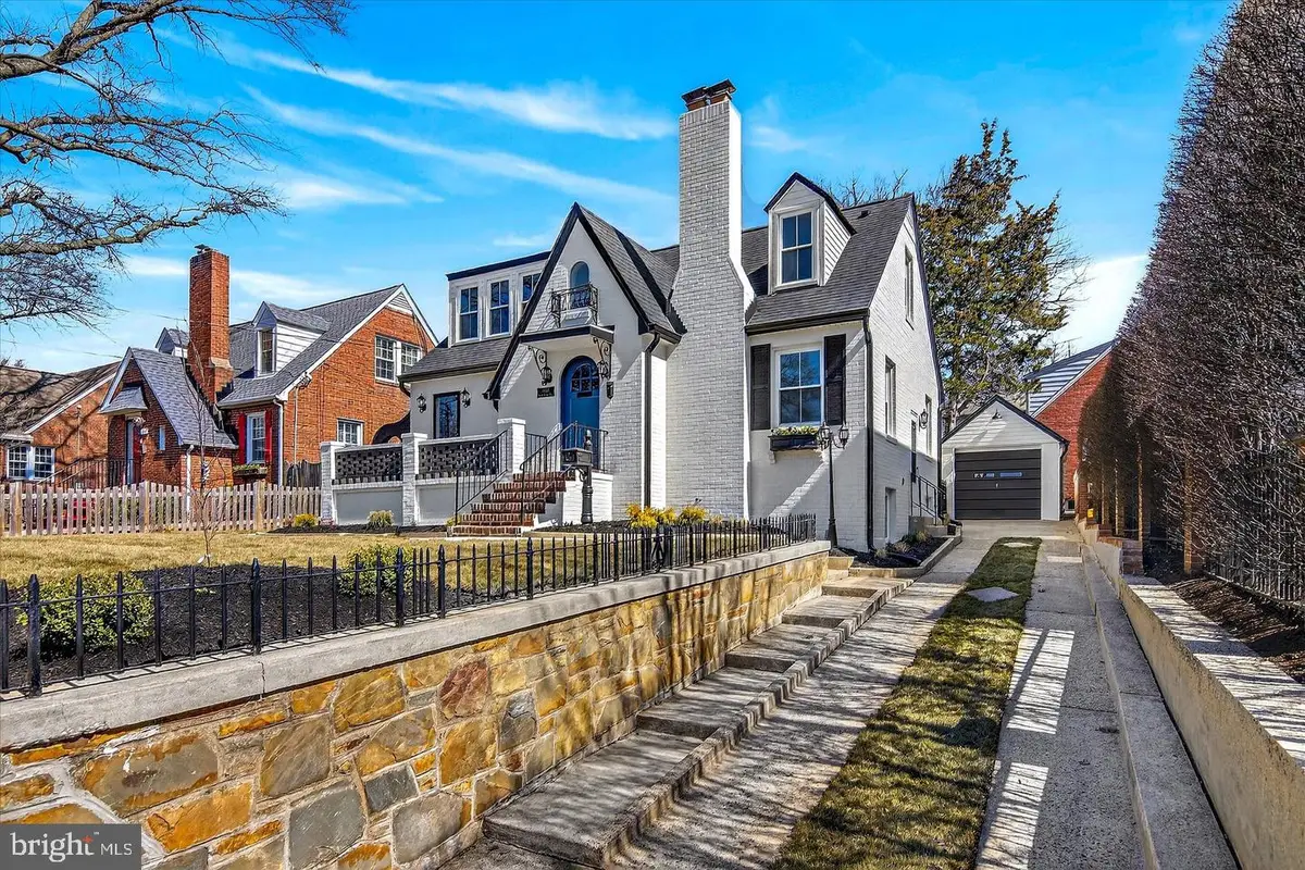 1607 N Glebe Rd, Arlington, VA 22207 - #1