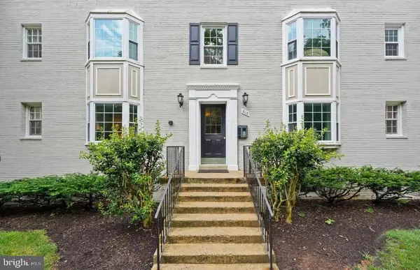 808 S Arlington Mill Dr #9-101, ARLINGTON, VA 22204