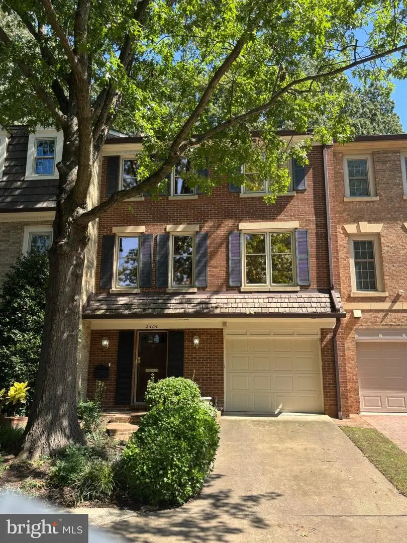 2405 S Queen St, Arlington, VA 22202 - #1