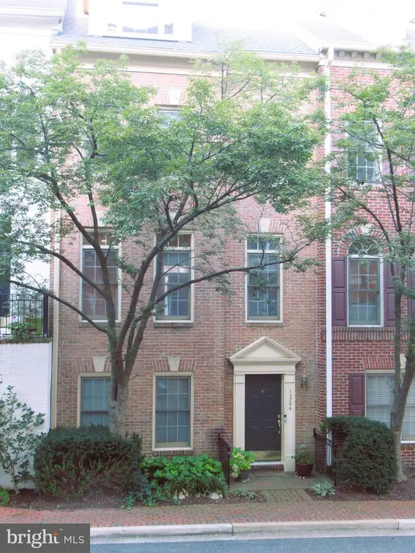 1324 Adams Ct, ARLINGTON, VA 22201