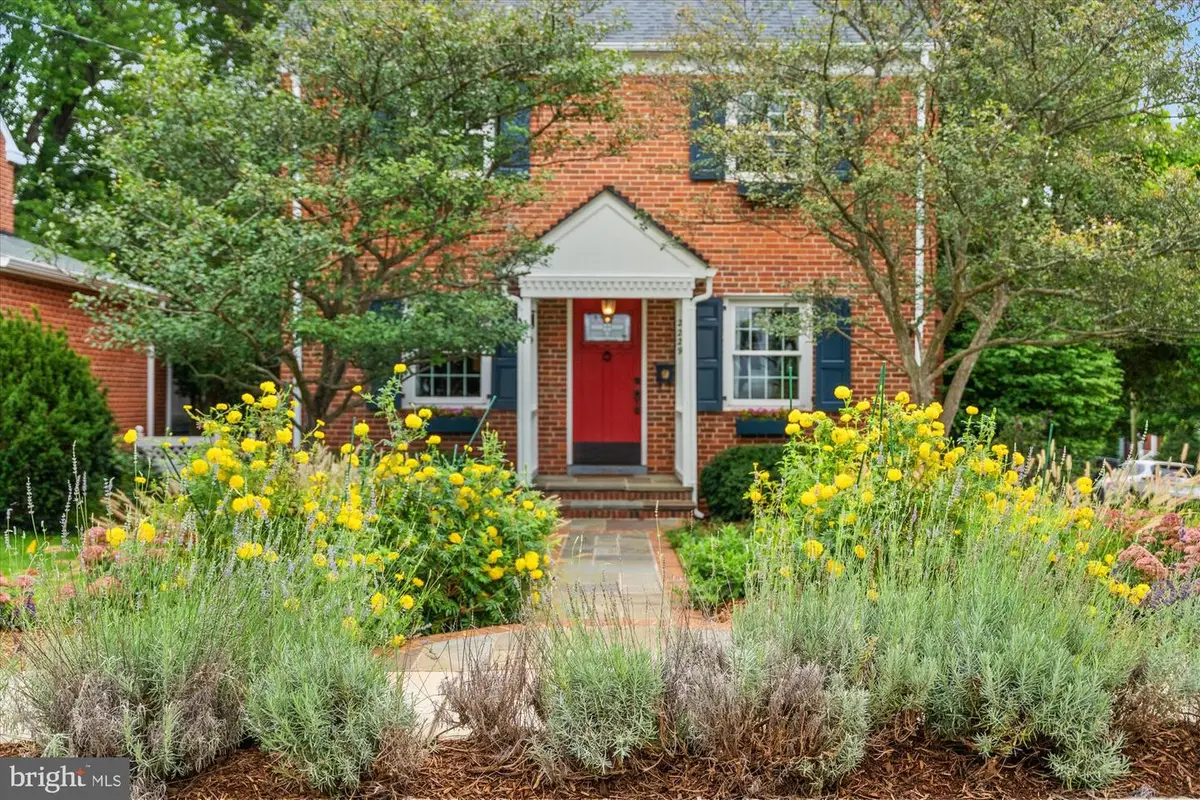 2229 N Quantico St, Arlington, VA 22205 - #1
