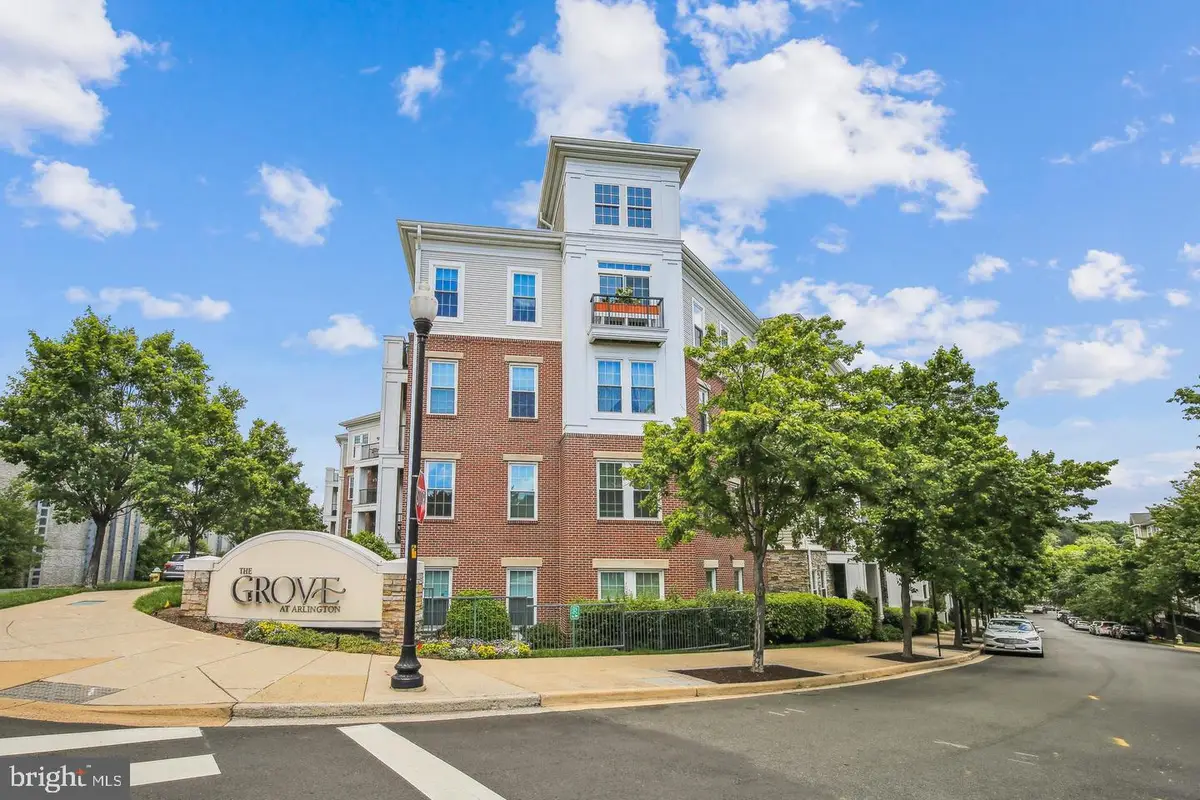 2465 Army Navy Dr #104, Arlington, VA 22206 - #1
