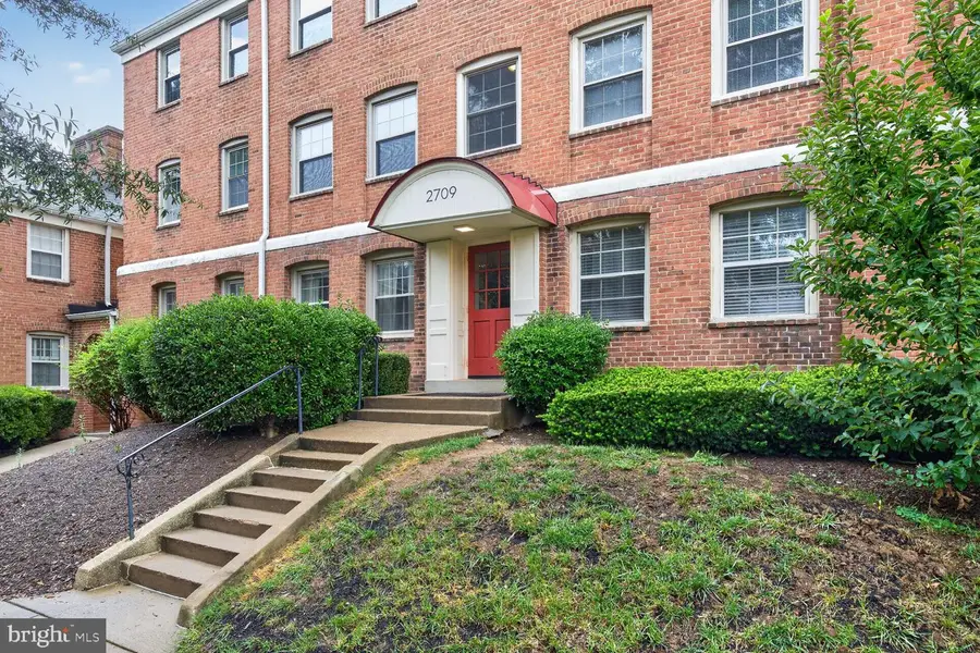 2709 Arlington Blvd #302, Arlington, VA 22201 - #2