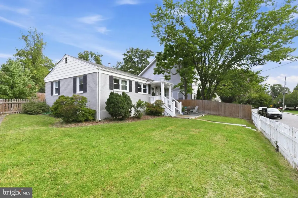 3917 17th St N, Arlington, VA 22207 - #1