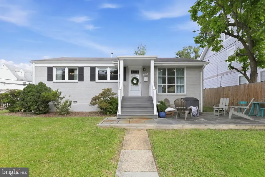 3917 17th St N, Arlington, VA 22207 - #2