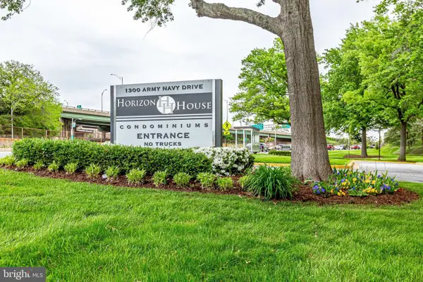 1300 Army Navy Dr #827, ARLINGTON, VA 22202