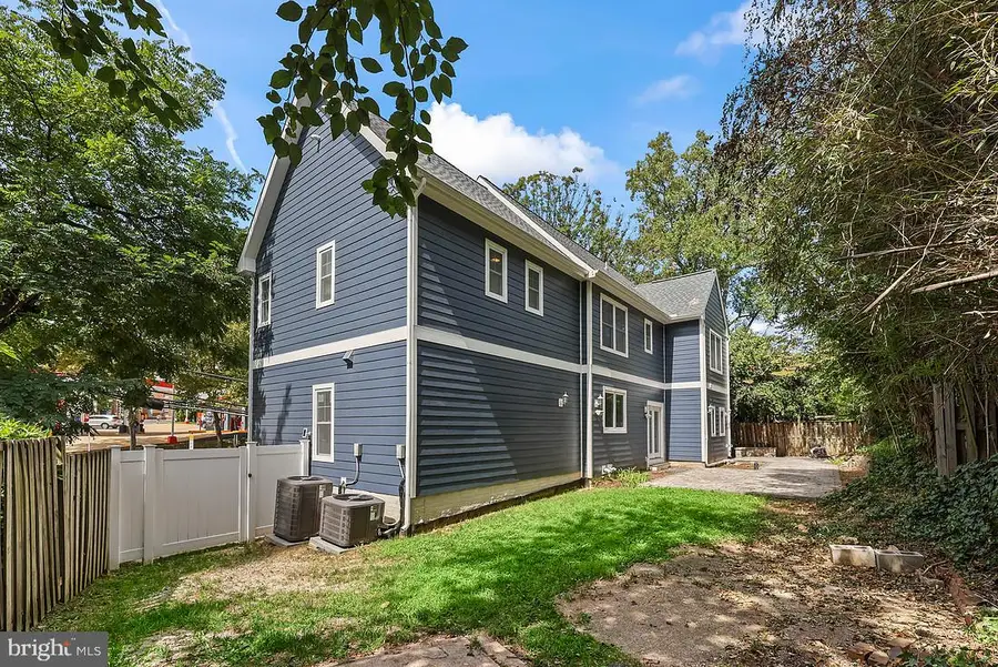 2115 Military Rd, Arlington, VA 22207 - #3