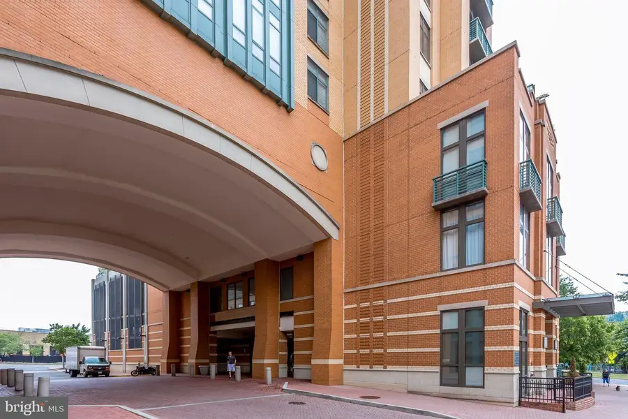 2720 S Arlington Mill Dr #102, Arlington, VA 22206 - #2