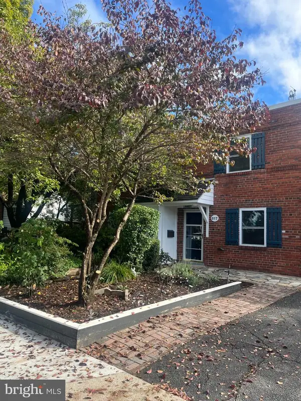 817 S Irving St, ARLINGTON, VA 22204