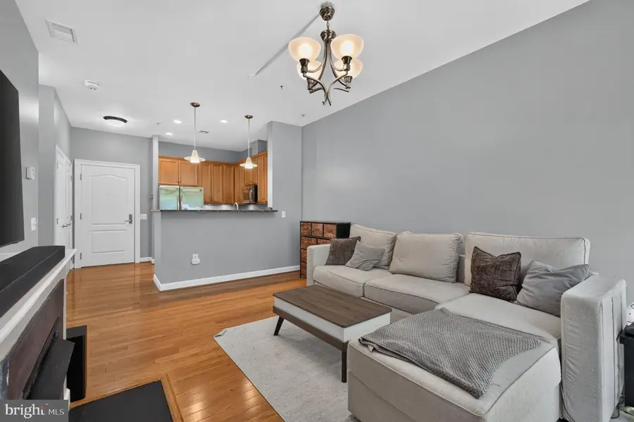 1000 N Randolph St #105, Arlington, VA 22201 - #2