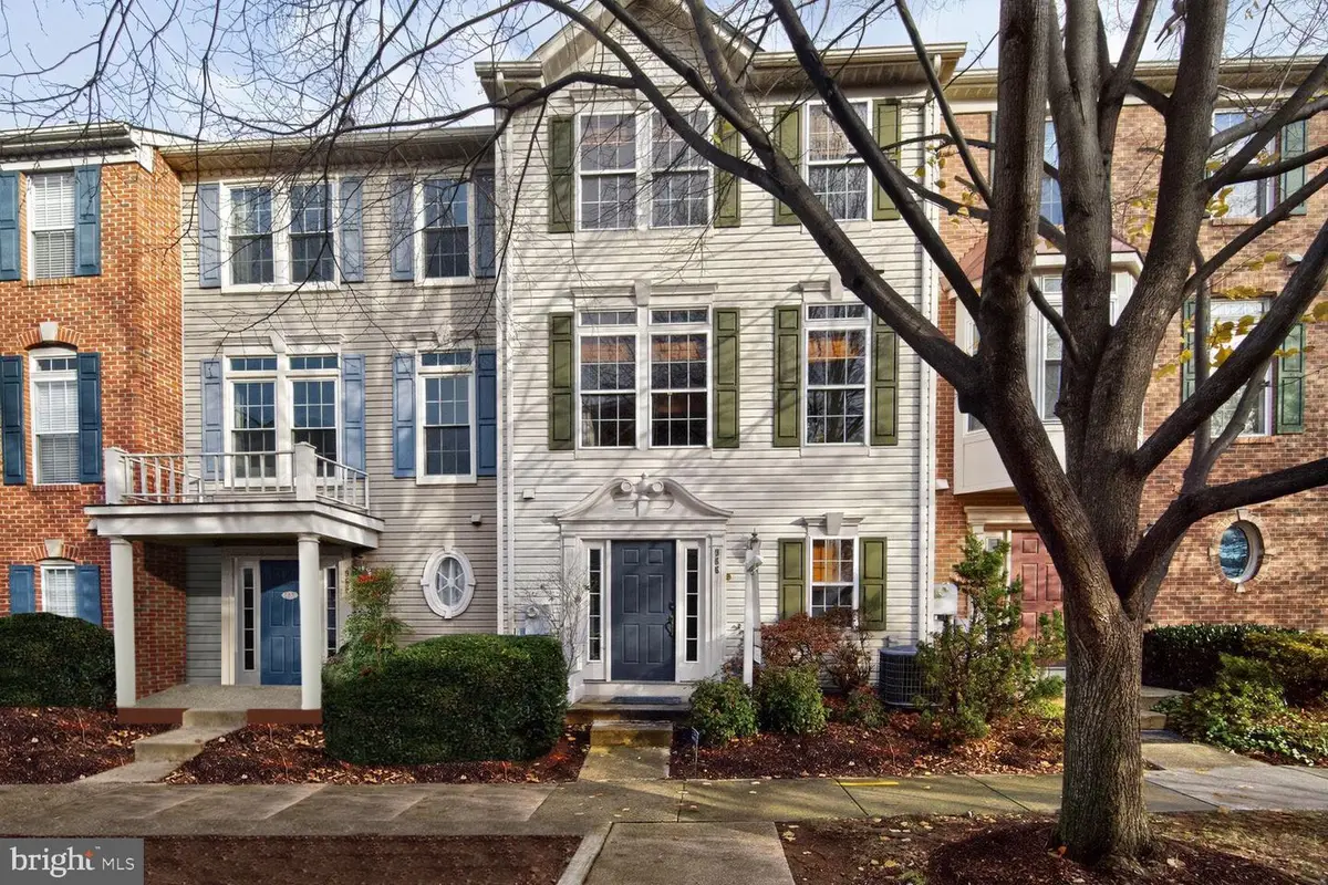 966 Harrison Cir, Alexandria, VA 22304 - Image #1