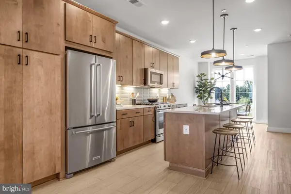 2608 Fall Line St, ALEXANDRIA, VA 22301