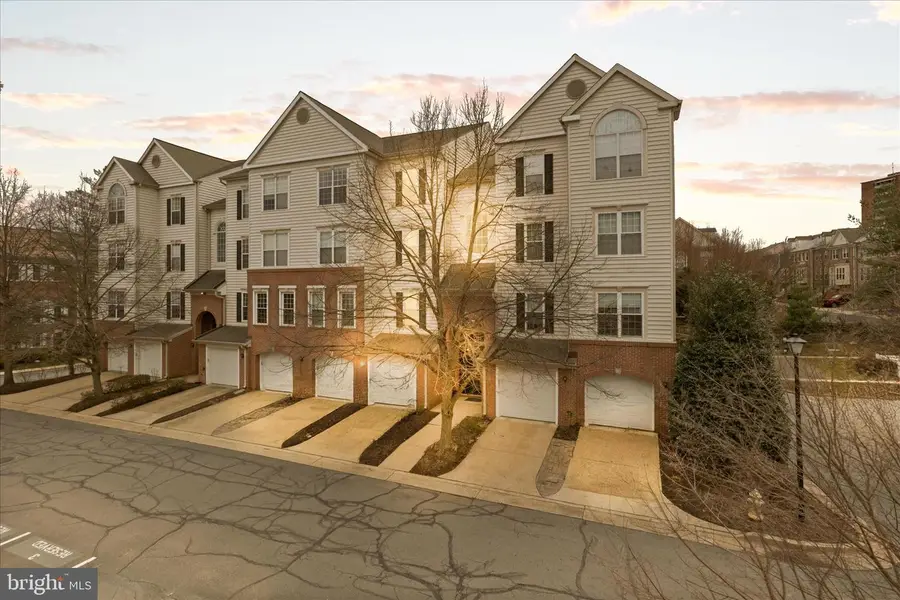 2323 Henshaw Pl #303, Alexandria, VA 22311 - Image #2