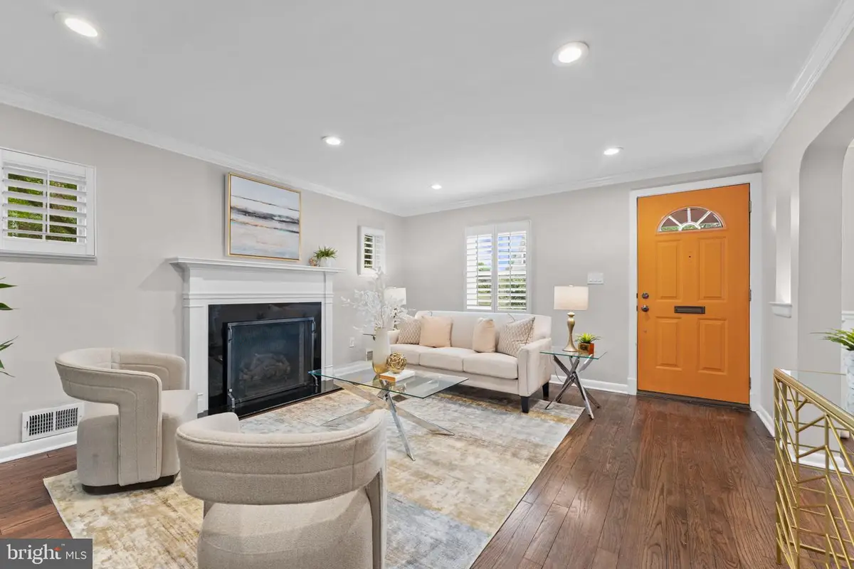 1214 W Braddock Rd, Alexandria, VA 22302 - #1