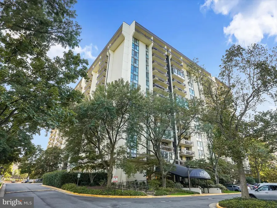 5300 Holmes Run Pkwy #402, Alexandria, VA 22304 - Image #2