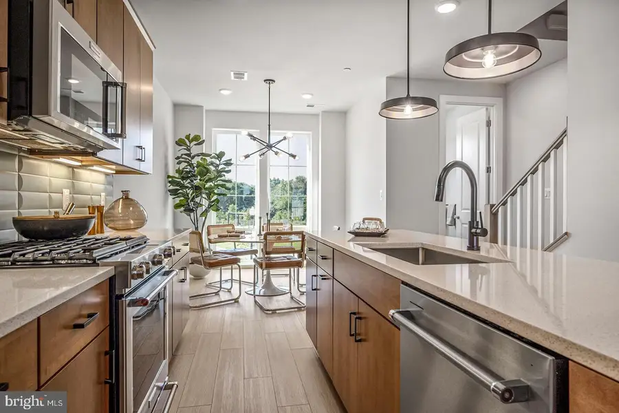 326 Swann Ave, Alexandria, VA 22301 - Image #3