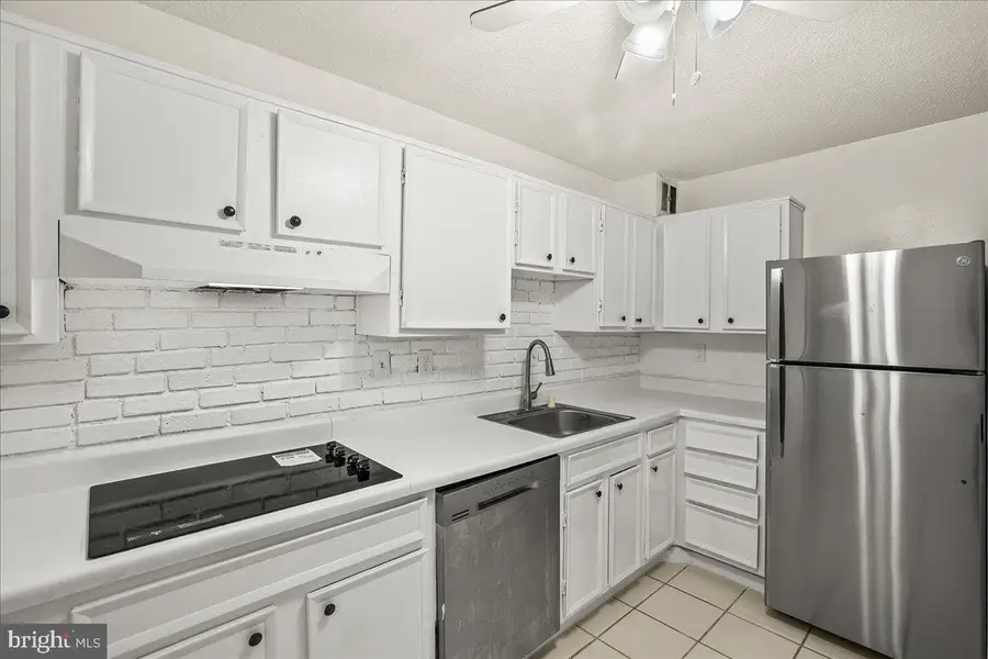 203 Yoakum Pkwy #519, Alexandria, VA 22304 - Image #2