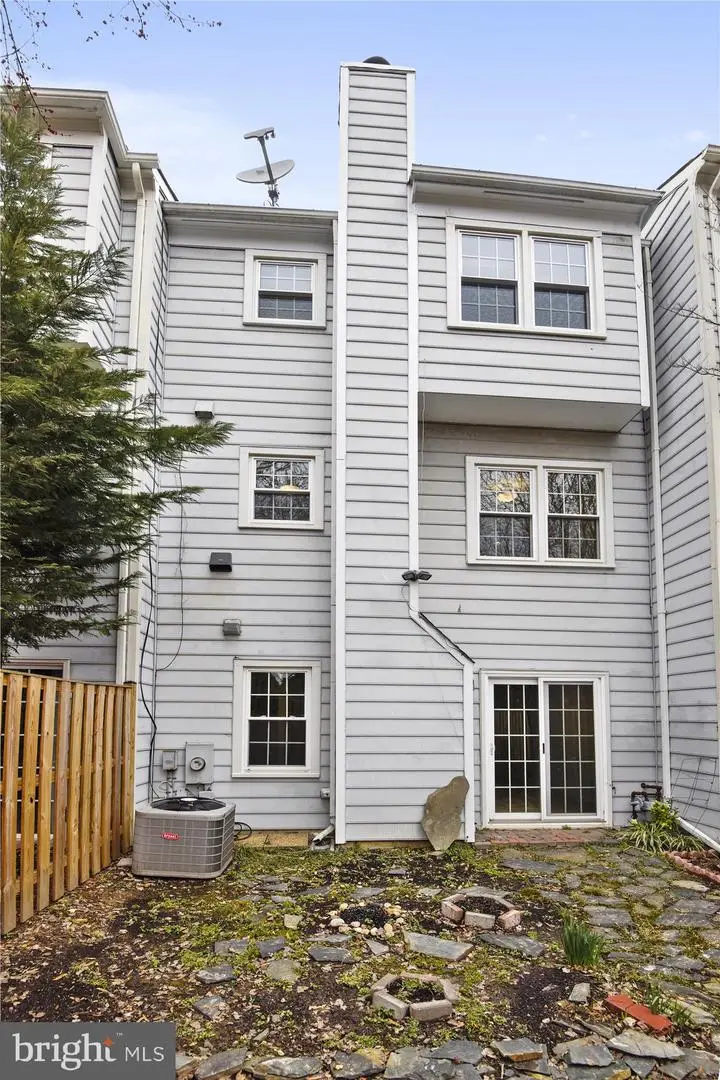 7 Carriage House Cir, Alexandria, VA 22304 - Image #3