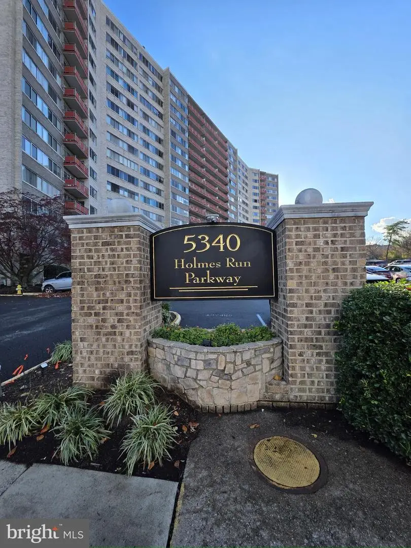 5340 Holmes Run Pkwy #1118, Alexandria, VA 22304 - Image #1