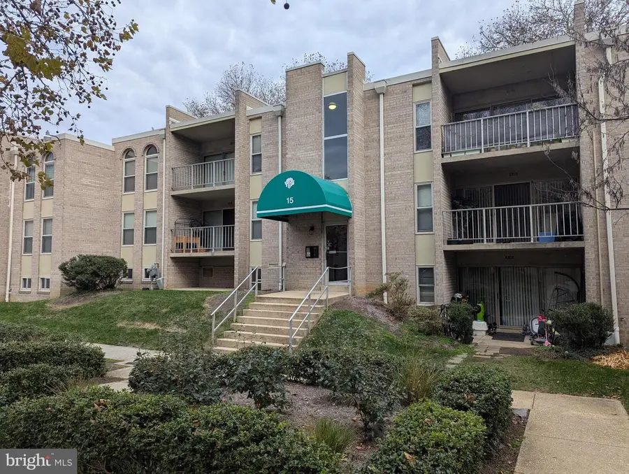 15 Canterbury Sq #202, Alexandria, VA 22304 - Image #3