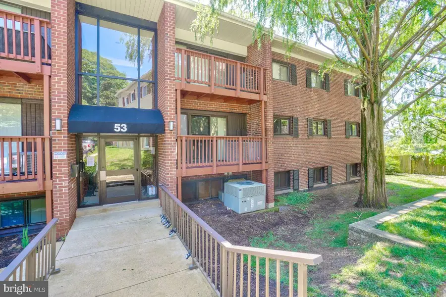 53 Skyhill Rd #204, Alexandria, VA 22314 - Image #3