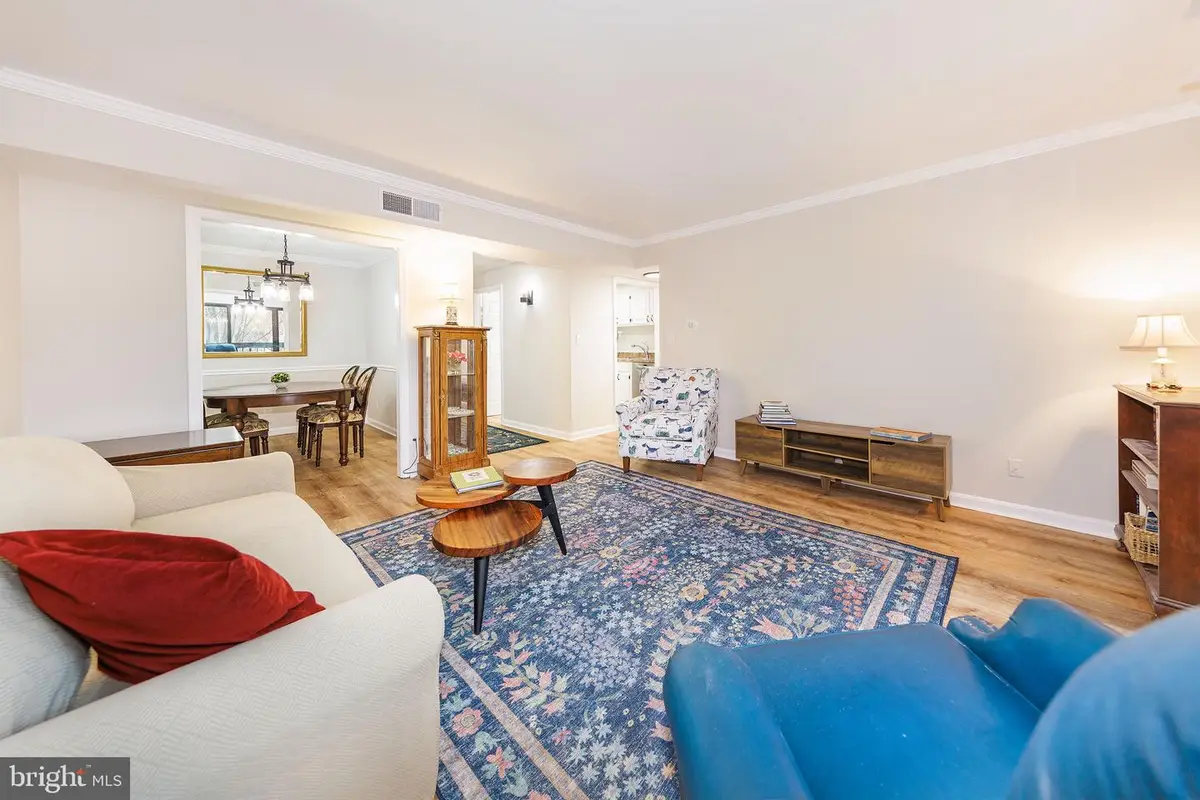 801 N Howard St #303, Alexandria, VA 22304 - #1