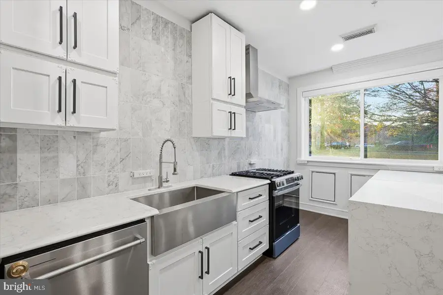 625 Slaters Ln #g4, Alexandria, VA 22314 - Image #3