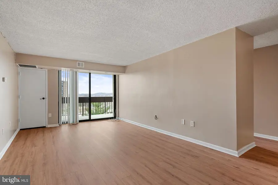 5300 Holmes Run Pkwy #812, Alexandria, VA 22304 - #3