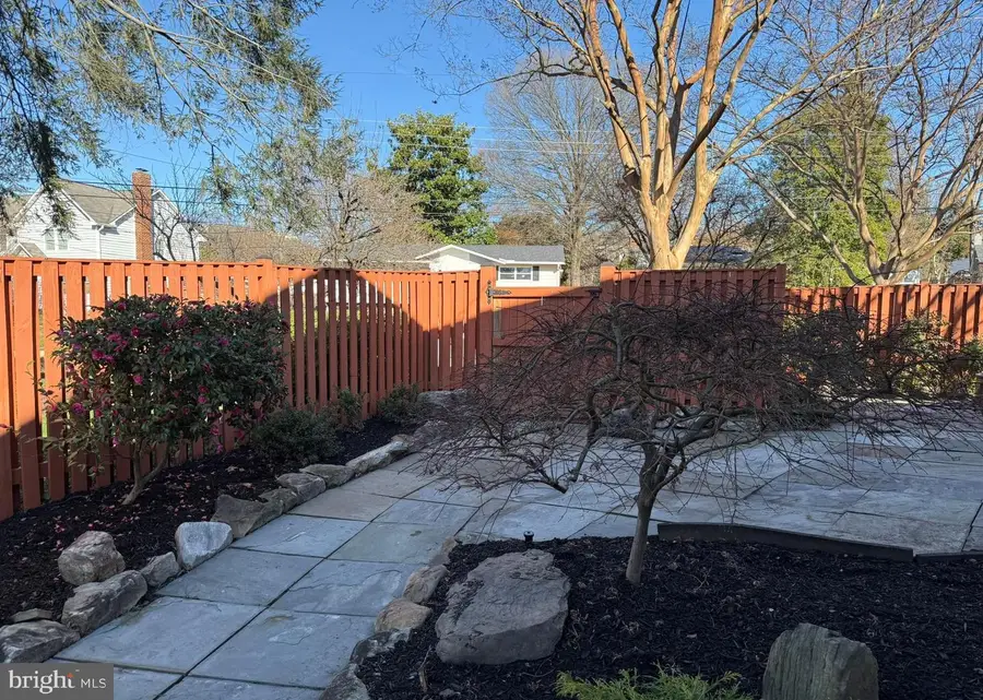 5004 Regency Pl, Alexandria, VA 22304 - Image #2