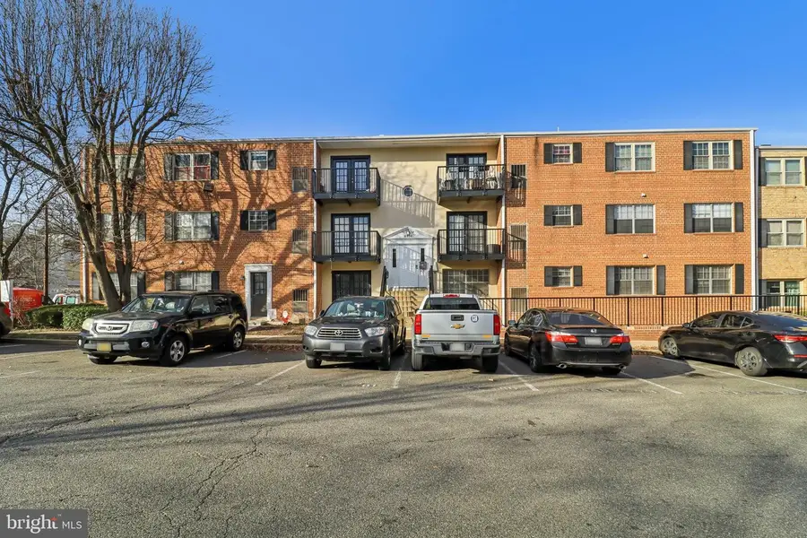 5925 Quantrell Ave #104, Alexandria, VA 22312 - Image #2